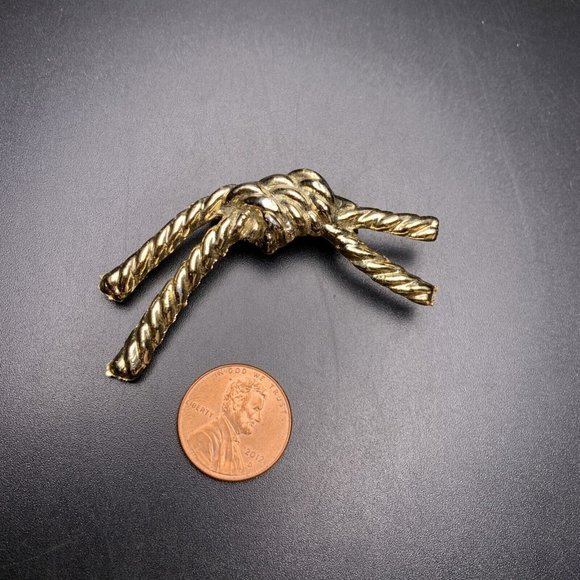 Rope Knot Brooch Pin Gold Tone Tie Tied Look Classic Vintage - Picture 3 of 6